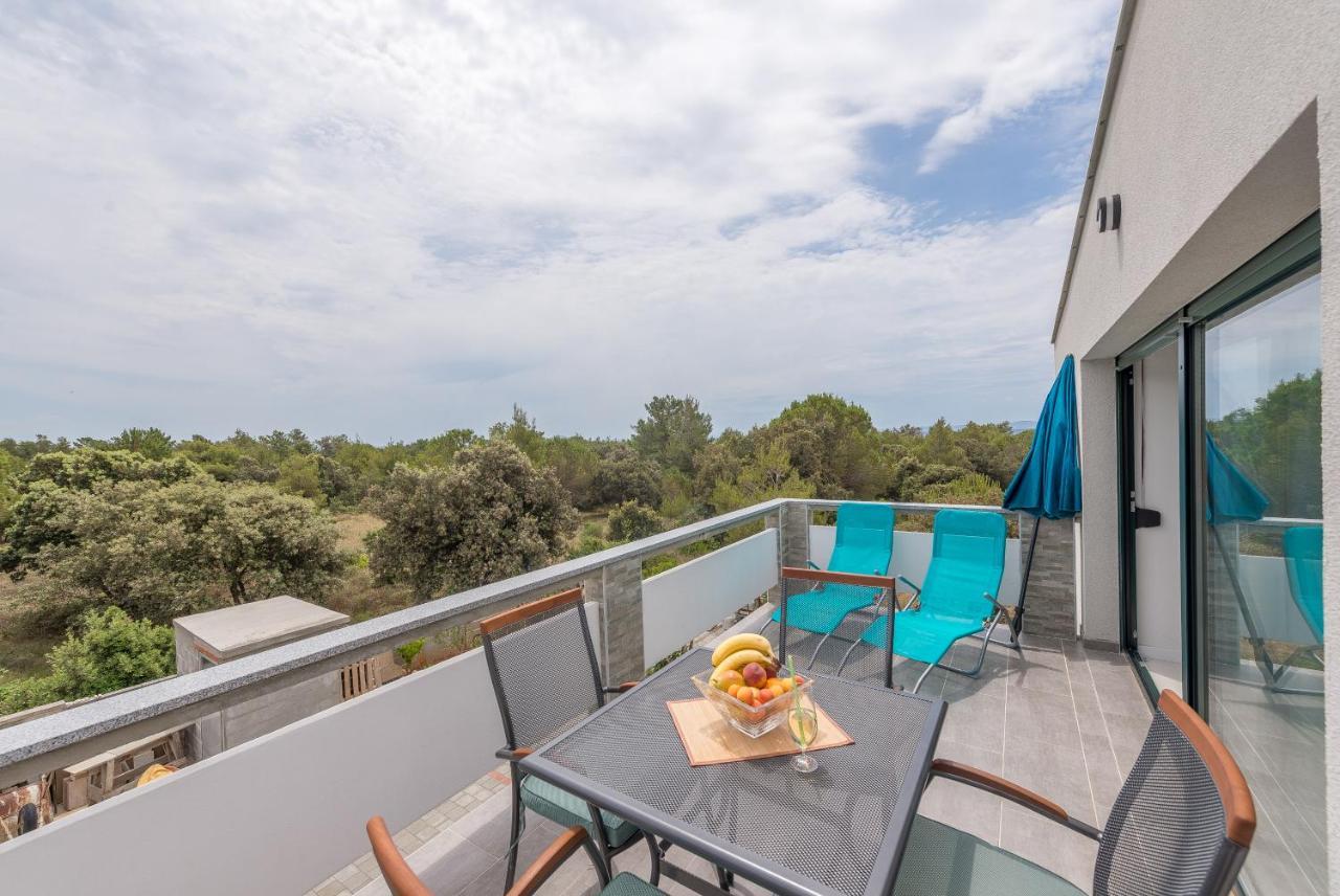 Windrose Apartments Vir Exterior photo